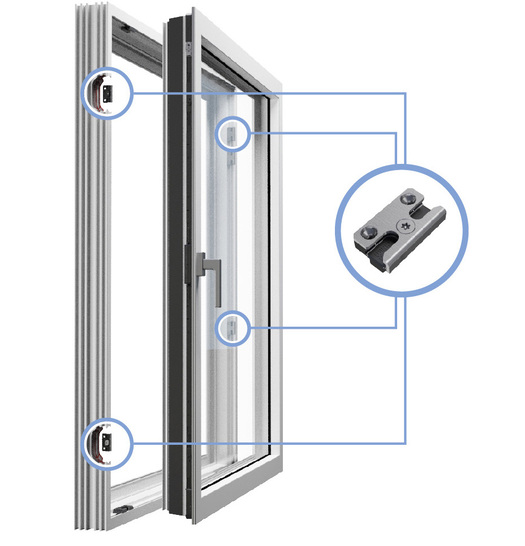 <p>

</p>

<p>

Die Aufrüstung eines Fensters mit aluPilot auf RC 2 gelingt auch vor Ort, ohne dass die Fensterflügel ausgehängt werden müssen.

</p> - © Foto: Winkhaus

