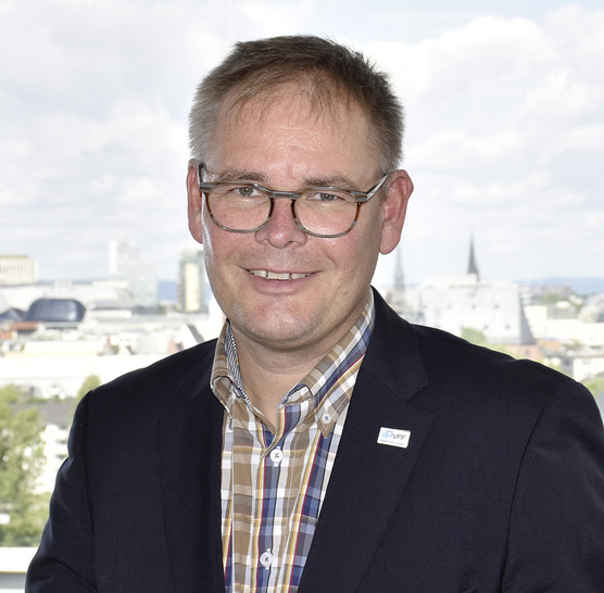 Frank Lange, Geschäftsführer des VFF und der RAL Gütegemeinschaft in Frankfurt - © Daniel Mund / GLASWELT
