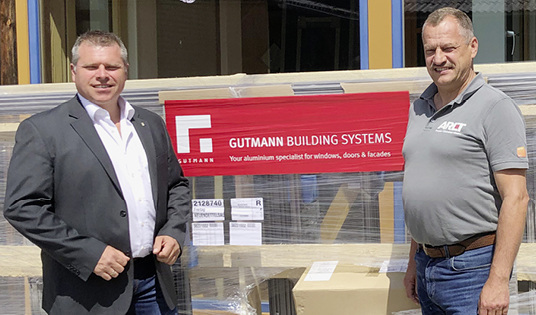 



Peter Arlt und Gutmann-Vertriebsberater Stefan Treibmann sind eng vernetzt und können auf eine jahrzehntelange Zusammenarbeit vertrauen. 
