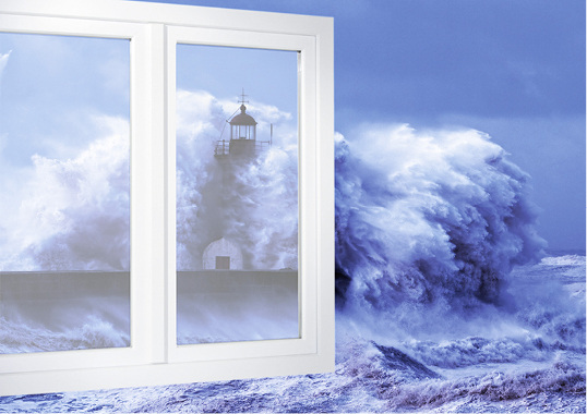 



Der Hersteller Baltic Fenster GmbH weiß um die besonderen Bedingungen im hohen Norden und entwickelt seit fast 40 Jahren Bauelemente, die selbst bei Starkregen und Sturm stabil und dicht bleiben. 
