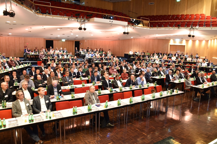 Volles Haus in Villach: der FTT in diesem Jahr. - © Daniel Mund / GLASWELT
