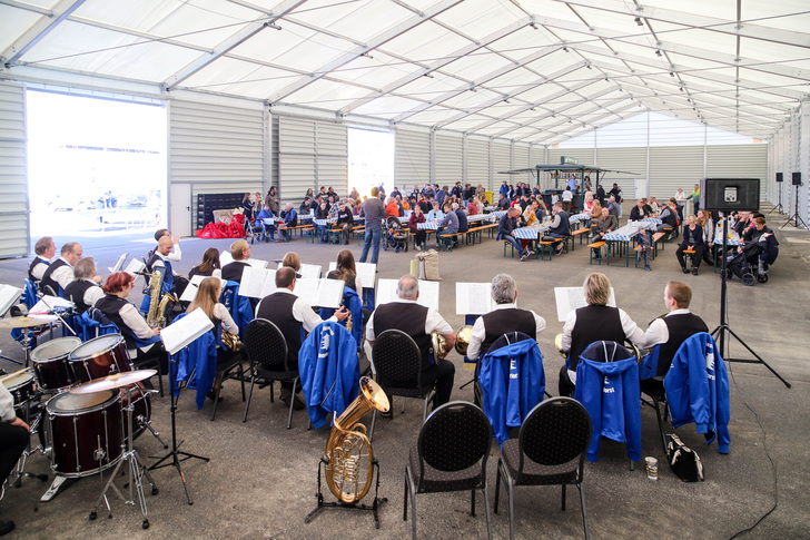 Der Musikverein Kammerforst sorgte für zünftige Unterhaltung bei der Übergabefeier.