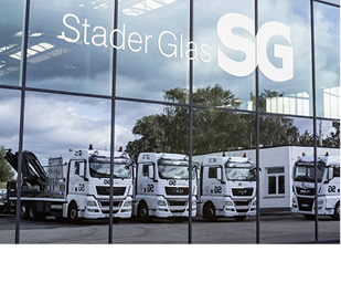 



Zuverlässigkeit und Kontinuität sind das Credo von Stader Glas: So gab es in 50 Jahren des Bestehens nur drei Geschäftsführer: Friedrich Lingner, Jürgen Lingner und heute Hans-Hermann Lemke. 
