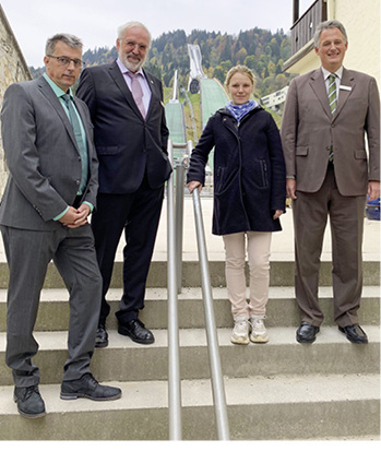 



Zusammen mit der ehemaligen deutschen Biathletin und Skilangläuferin Miriam Neureuther (Gössner) konnte der BVRS eine interessante Pressekonferenz vorzeigen. v.l. Meinhard Berger, Heinrich Abletshauser, Miriam Neureuther, Ingo Plück

