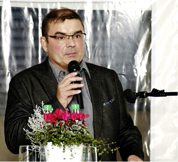 



Klaus Scheuring blickt bei der Jubiläumsfeier auf eine lange Firmenstory zurück.
