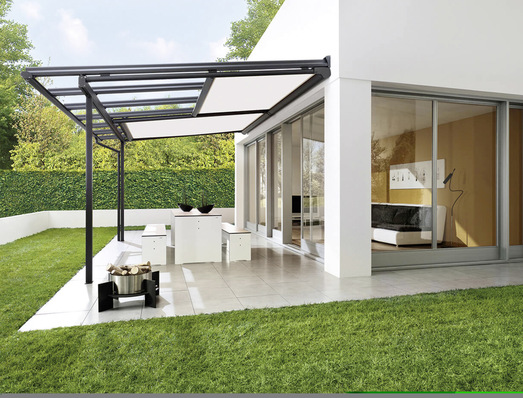 Die Auf- oder Unterglasmarkisen lassen sich durch die Funktionskanäle optimal verschrauben und sichern so die dauerhafte Befestigung gemäß den Anforderungen der Windwiderstandsklasse.