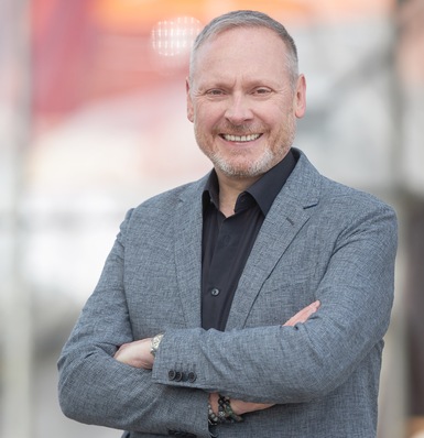 Thomas Issler, der Online-Marketing Experte für das Handwerk, hat den ersten Social Media Jahresplaner für das Handwerk entwickelt.