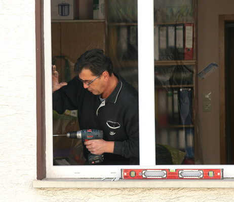 Bei der Auswahl neuer Fenster sollte der Endkunde sich einen ordentlich arbeitenden Fensterfachbetrieb aus der Umgebung zu suchen, der in Sachen Produkt- und Montagequalität einen guten Ruf genießt, rät VFF-GF Frank Lange.