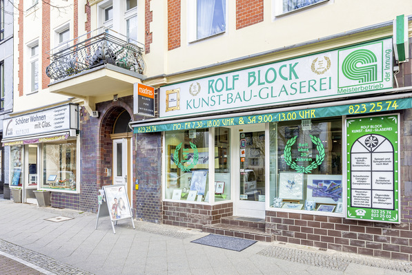 Das klassische Ladengeschäft und die Ausstellung der Kunst- und Bauglaserei Rolf Block finden Kunden und Interessierte im Berliner Stadtteil Wilmersdorf-Schmargendorf.