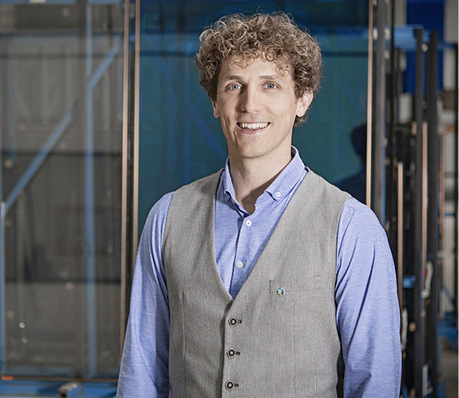 Referent des 60-minütigen Webinars ist Tobias John von EControl-Glas.