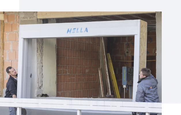 Der Einbau des Travframe geht auch bei großen Mauerwerksöffnungen leicht von der Hand.