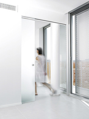 Automatische Schiebetüren bieten ein großes Plus an Komfort. Hier arbeitet Eclisse mit elektrischen Antrieben von dormakaba.