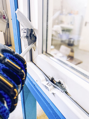 Der gemäß VdS-Richtlinien 3168 zertifizierte Nachrüstbeschlag von Roto leistete während der unter erschwerten Bedingungen vorgenommenen Prüfung hartnäckig Widerstand. Genau: über 6,5 Minuten.