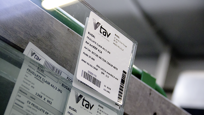 Das Konzept des französichen Glasverarbeiters TAV ist es, in der neuen Produktion so gut wie keine Scheibe mehr händisch zu berühren, dass übernehmen in der neu aufgestellte Produktion quasi alles die Maschinen.