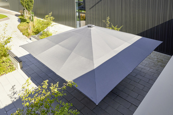 Das Solarpanell auf der Spitze des Big Ben lädt innerhalb von drei Stunden den Akku für fünf Betätigungen auf.