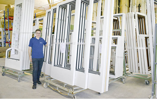 Daniel Egli legt Wert auf authentische „Swissness“: Fenster und Schiebetüren aus bzw. mit Schweizer Holz werden vollumfänglich hierzulande gefertigt und verdienen deshalb das Label „Swiss Made“ ohne Einschränkung.