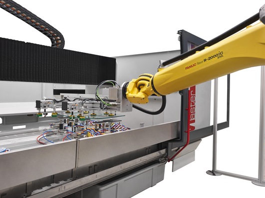 Die wichtigsten Themen für Glasverarbeiter sind heute die Digitalisierung und die Automation der Produktion sowie die Vernetzung der gesamten Betriebsabläufe. Darüber hinaus der Einsatz von Robotern wird in der Produktion immer wichtiger.