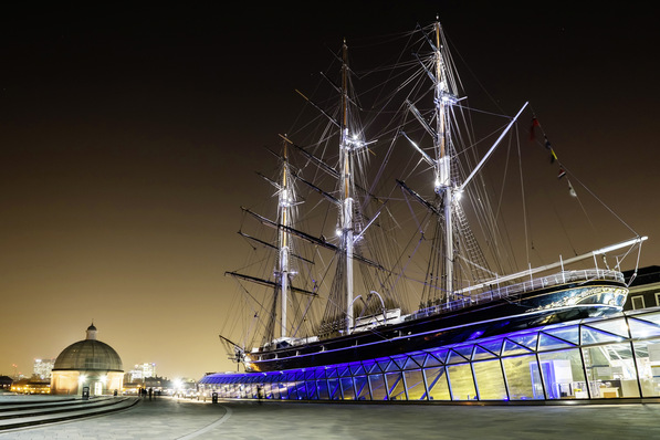 Die Cutty Sark in Greenwich (London bei Nacht