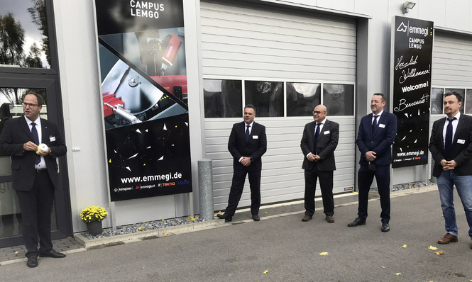 Thomas Fischer (li.) mit seinem Service-und Vertriebs-Team des Campus Lemgo.