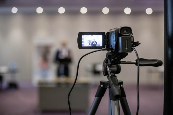 Die RAL Gütegemeinschaft Kunststoff-Fensterprofil­systeme (GKFP) startet am 25. Februar 2021 eine interaktive Online-Veranstaltungsreihe.