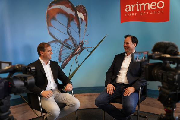 Fachberater des Innoperform Beratungsteams geben u. a. im Video-Call zum arimeo Fensterfalzlüfter Antworten.                                