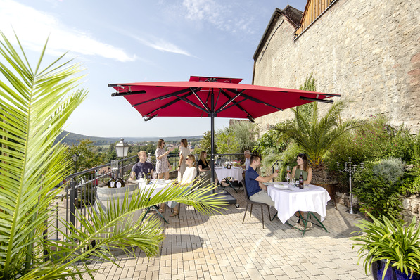 Die Wirkungsweise von Acryl ProNature wurde wissenschaftlich bestätigt. Bereits 4 m2 des Gewebes beseitigen den NOx-Ausstoß eines PKWs mit einer Fahrleistung von 20.000 Kilometern pro Jahr.