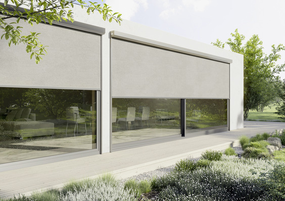 Design steht im Vordergrund: Die neue Führungsschiene des Textilscreens VS Z ist mit nur 25 mm Ansichtsbreite die schmalste Führungsschiene am Markt.