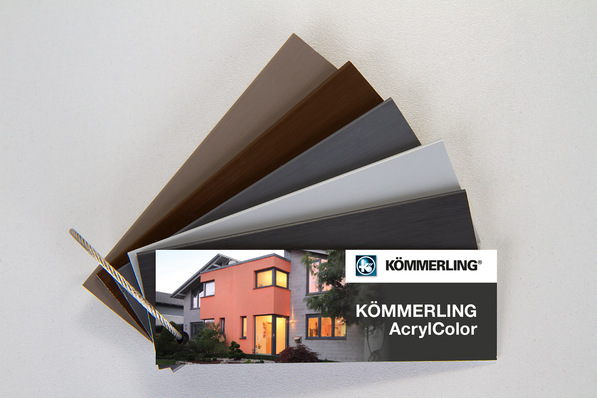 Kömmerling AcrylColor ist in fünf Farben erhältlich, in vier zeitgemäßen Grautönen sowie im trendigen Sepiabraun.