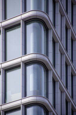 Die gebogene Gläser stammen von Flintermann.