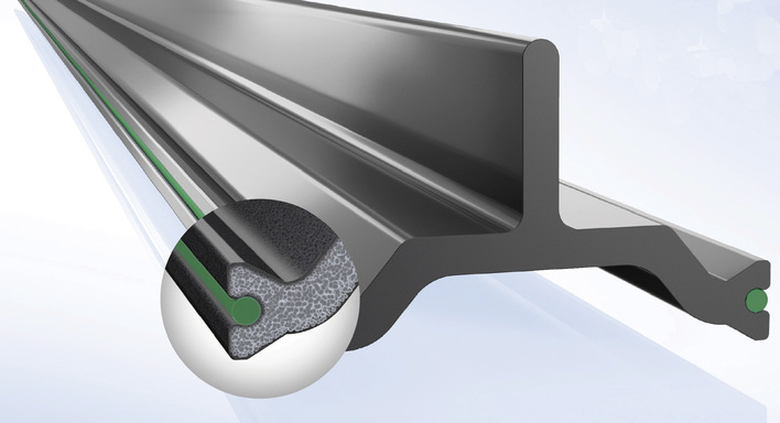 Mit insulbar RE-LI optimiert Ensinger den Isoliersteg in zweifacher Hinsicht: Er besteht aus 100 % sortenreinem Recycling-Polyamid, das in einem speziellen Fertigungsverfahren geschäumt wird und so den Lambda-Wert deutlich verbessert