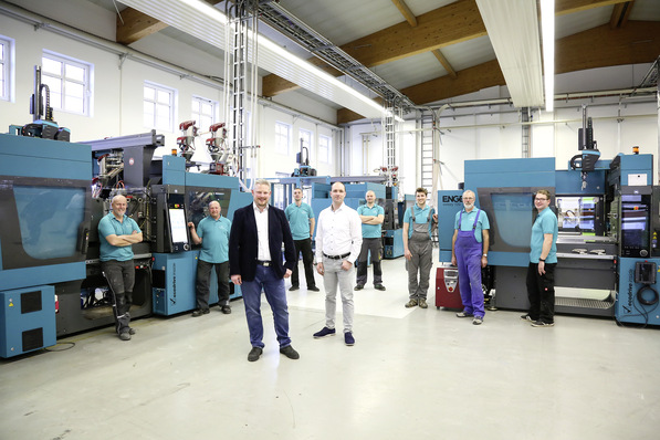 Nach der Markteinführung im Januar 2018 feiert die Belegschaft im Sommer den ­millionsten Fensterfalzlüfter. Jetzt hat das Unternehmen das neue Produktions­gebäude bezogen.