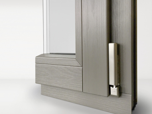 Gayko EDS bringt die Vorteile von Kunststofffenstern und täuschend echtem Holzlook zusammen.