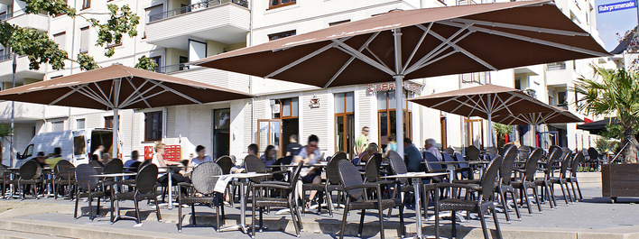 Das Erscheinungsbild der Gastronomie wird durch den Außenbereich maßgeblich geprägt. Wo es einladend aussieht, möchte man als Gast auch Platz nehmen.