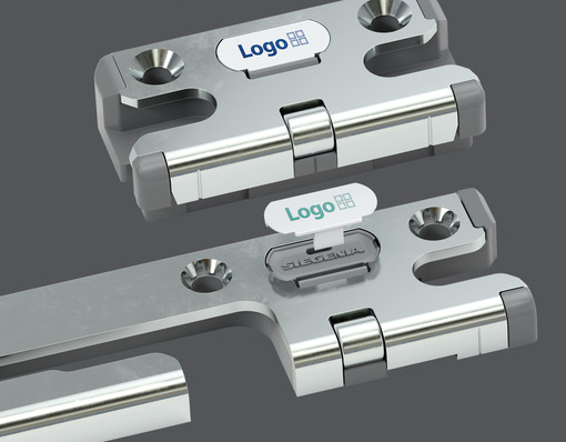 Neue Gestaltungsvorteile für Fensterhersteller und Händler: Ab sofort lassen sich die Titan-Rahmenteile von Siegenia mithilfe eines Logos noch flexibler individualisieren.