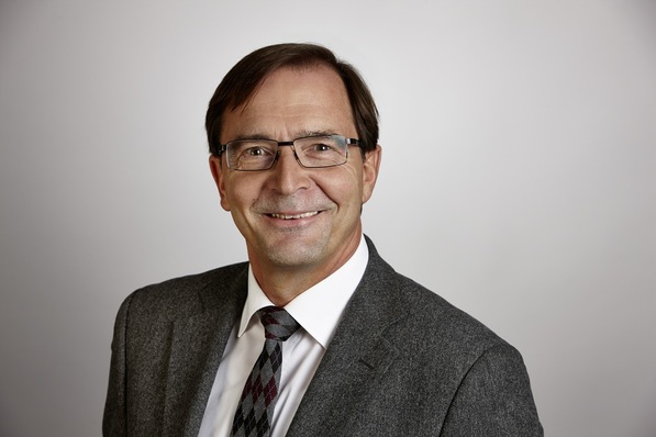 Nach über 40 Jahren bei Simonswerk verabschiedet sich Geschäftsführer Michael Meier in den Ruhestand.