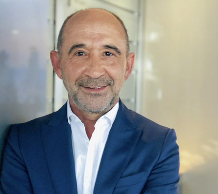 Dr. Konstantin Zoggolis ist der Gründer der mediola AG, ein in ­Europa führendes Unternehmen für IoT & Smart­home Lösungen zur ­standard- und markenübergreifenden Vernetzung, Steuerung und Auto­matisierung.