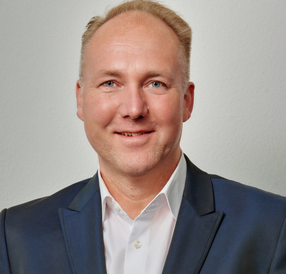 Christian Peukert hat die Vertriebsleitung der Region DACH bei Deceuninck.