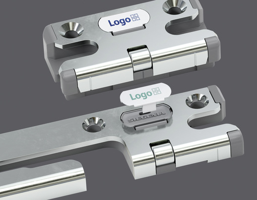 Neue Gestaltungsvorteile für Fensterhersteller und Händler: Ab sofort lassen sich die TITAN-Rahmenteile von Siegenia mithilfe eines Logos noch flexibler individualisieren.