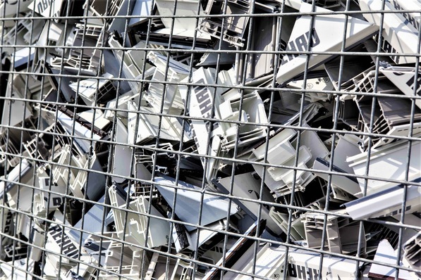 Das Windor Werk in Bleicherode führt die Produktionsabfälle aus der Kunststofffensterfertigung in den Recycling-Kreislauf zurück.