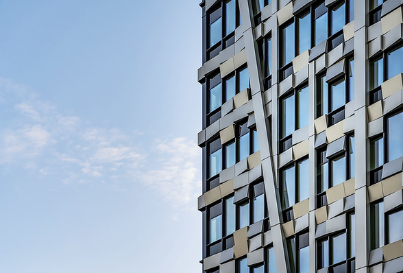 In den Isoliergläsern der 14 600 m 2  Fassade des Økern Portal in Oslo sind Superspacer von Edgetech verbaut.
