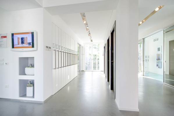 Die Verwendung der dynamischen Bildschirmkommunikation ist nur dann sinnvoll, wenn eine regelmäßige Wartung und Aktualisierung der Inhalte gewährleistet ist.