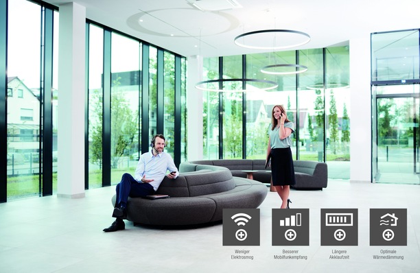 Der Aufbau der Spezialbeschichtung von arconnect macht diese durchlässig für Mobilfunkwellen und erleichtert so das Telefonieren im Gebäude.
