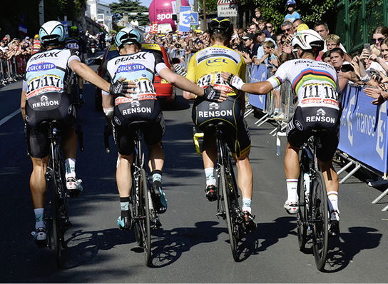 Renson bei der Tour de France 2015 bei ­seiner ersten Passage als Radsport-­Sponsor auf der Hose des damaligen Teams Etixx – Quick-Step