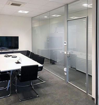 Office ist eines der schlankesten Trennwandsysteme am Markt.