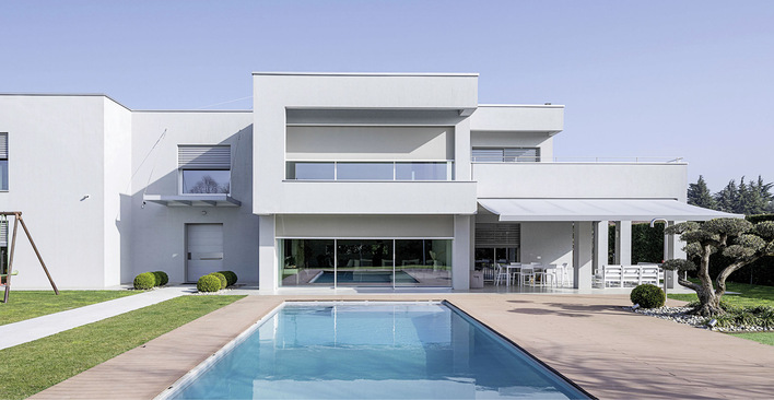 Das Angebot des Geschäftsbereiches Sun Shading Solutions umfasst die Anwendungen Rollläden, textiler Sonnenschutz, Jalousien und Fassade.