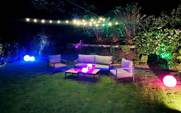 Mit Licht lassen sich die richtigen Akzente im Outdoor Living Bereich setzen.
