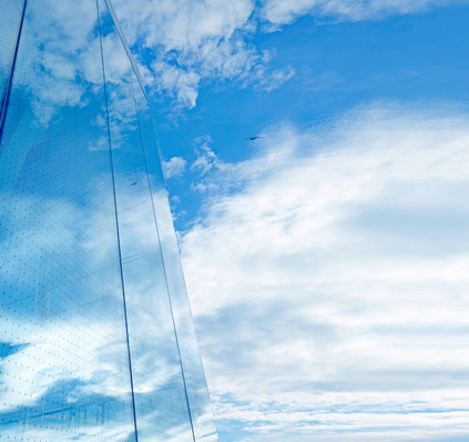 Maximaler Vogelschutz mit Glas: Eine Analyse der „Collision Laboratories aus Österreich hat nachgewiesen, dass das sedak-Raster einen hochwirksamen Anprallschutz darstellt.