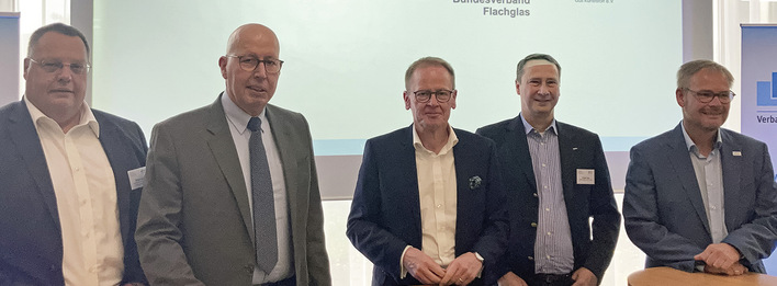 Die Vertreter der vier Branchenverbände VFF, BF, FVSB und pro-K haben am 19.10. die Branchenstudie über den Fenstermarkt 2021 und 2022 in Frankfurt vorgestellt.