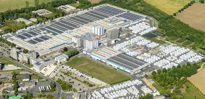 Weltweit die Nummer Eins im Bereich Kunststoff-Profilsysteme für Fenster und Türen: Die Veka AG ist an 40 Standorten auf vier Kontinenten vertreten, Hauptsitz und ­Kompetenzzentrum des Unternehmens liegen nach wie vor im westfälischen Sendenhorst.