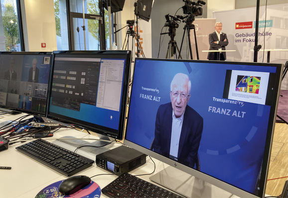 Der Journalist und einstige Moderator des ARD-Politmagazins Report, Dr. Franz Alt, sieht in der Solarenergie das größte Potenzial für die Energiewende und hat als zentralen Akteur im Gebäudesektor die Gebäudehülle ausgemacht.